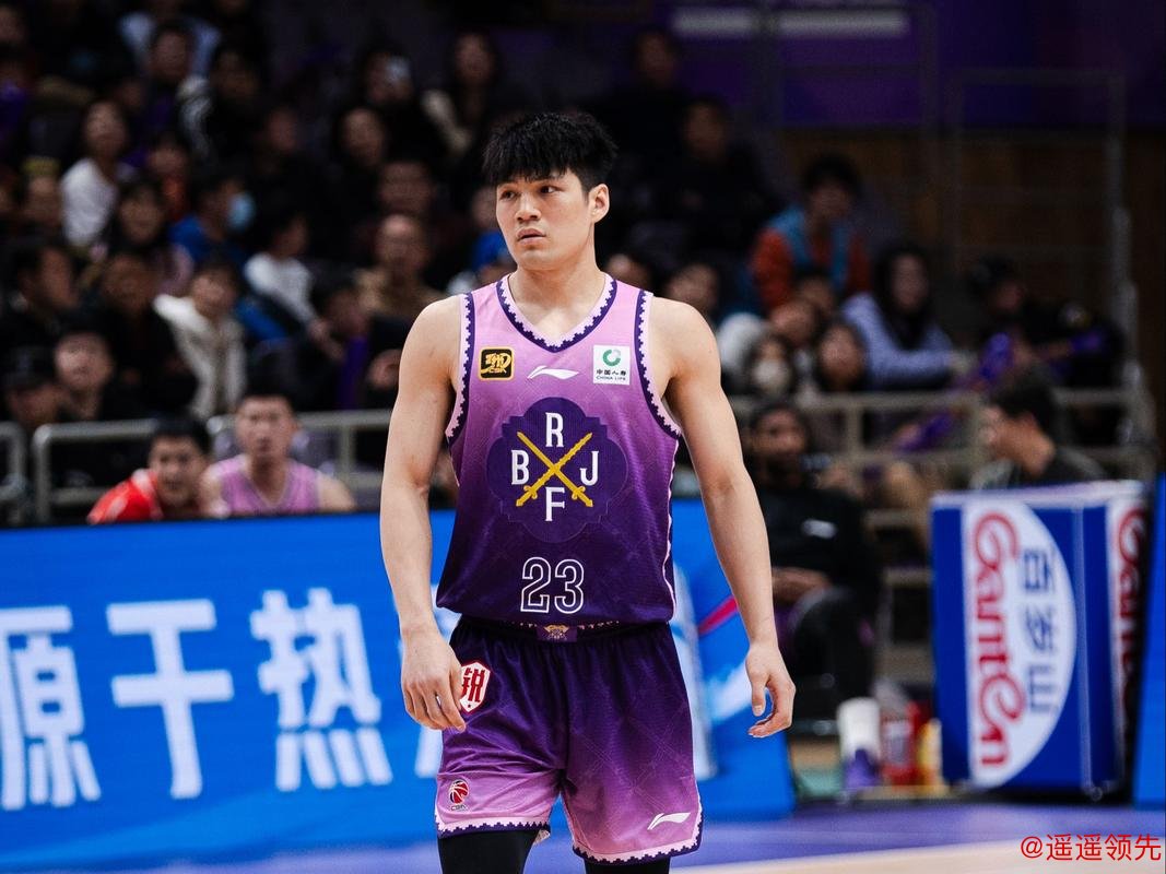 萨林杰31+15深圳2-1北控晋级八强 陈国豪30+9