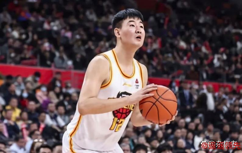 萨林杰32+15+11深圳胜上海 刘铮20分周鹏15分