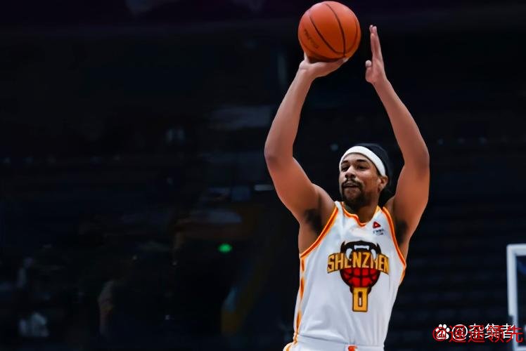 萨林杰32+15+11深圳胜上海 刘铮20分周鹏15分