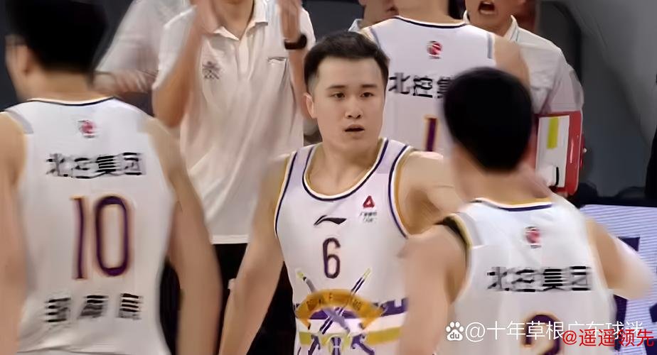 萨林杰33+20+8深圳险胜北控总分1-0 张帆14分