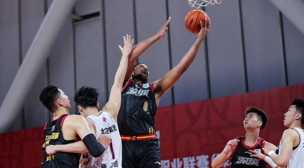 九游会J9 萨林杰33+20+8深圳险胜北控总分1-0 张帆14分