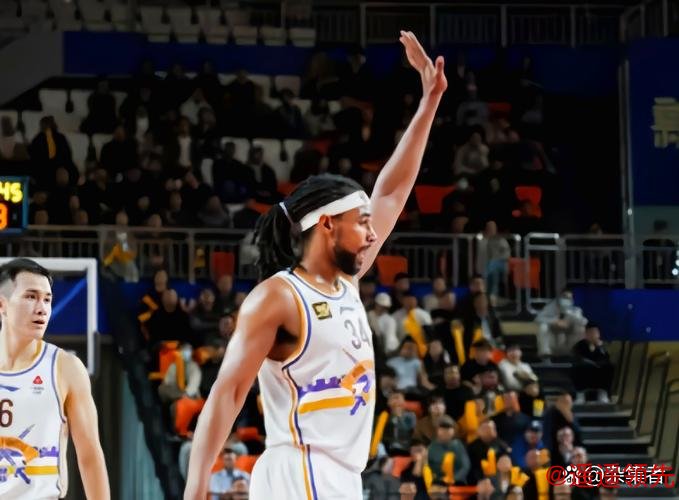 萨林杰33+20+8深圳险胜北控总分1-0 张帆14分