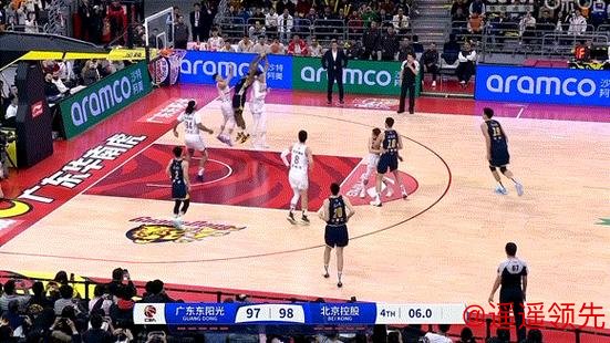 萨林杰末节抛投点燃主场，广东如何用这套新“皮带”将广州防线彻底拉开？