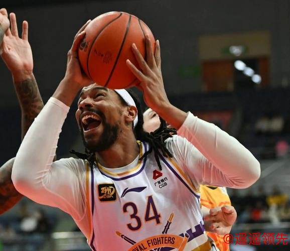 萨林杰末节抛投点燃主场，广东如何用这套新“皮带”将广州防线彻底拉开？