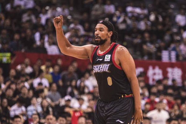 九游会官网 萨林杰末节抛投点燃主场，广东如何用这套新“皮带”将广州防线彻底拉开？